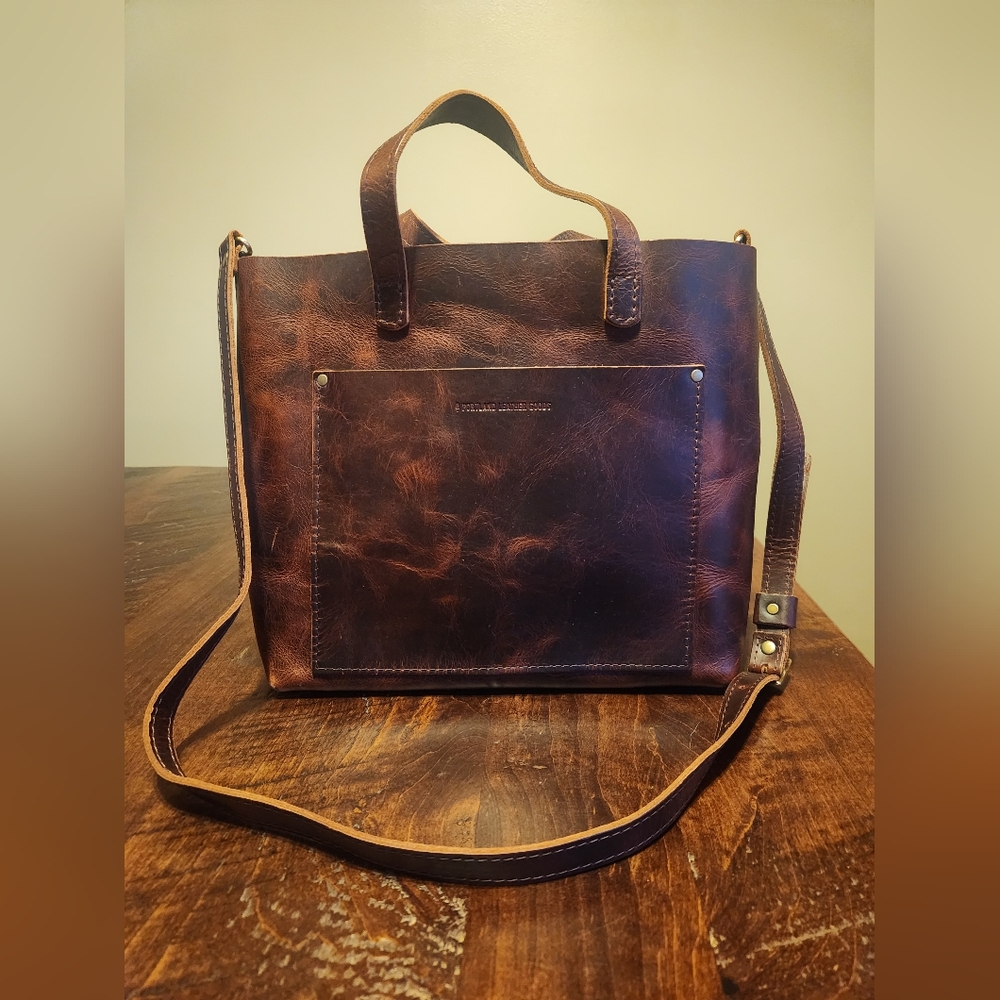 Portland Leather Medium Crossbody